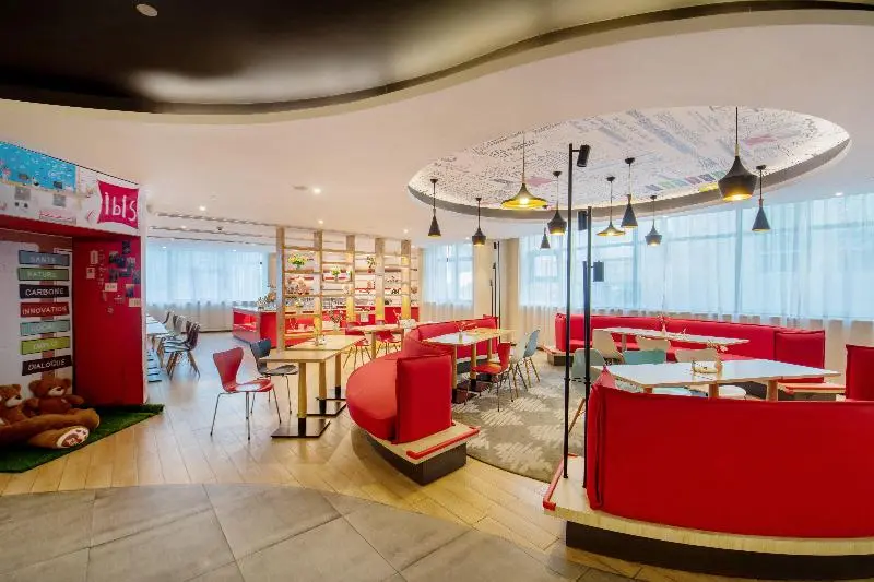 ホテル Ibis Chongqing Jiefangbei Pedestrian Street