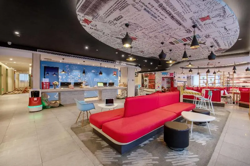 ホテル Ibis Chongqing Jiefangbei Pedestrian Street