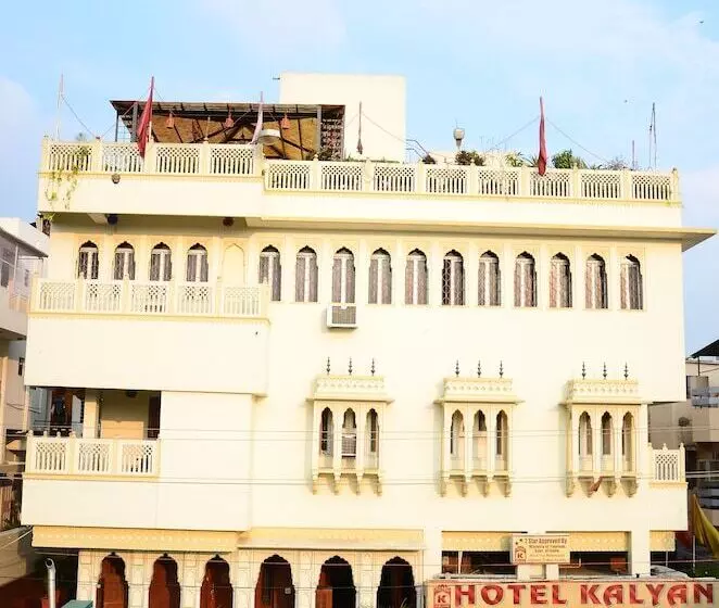 בית מלון כפרי Kalyan