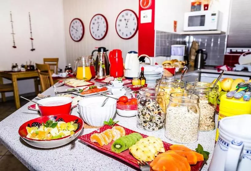 هتل Meikes Guesthouse