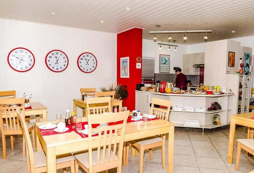 هتل Meikes Guesthouse