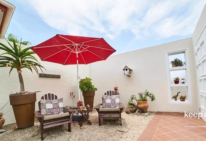 هتل Meikes Guesthouse