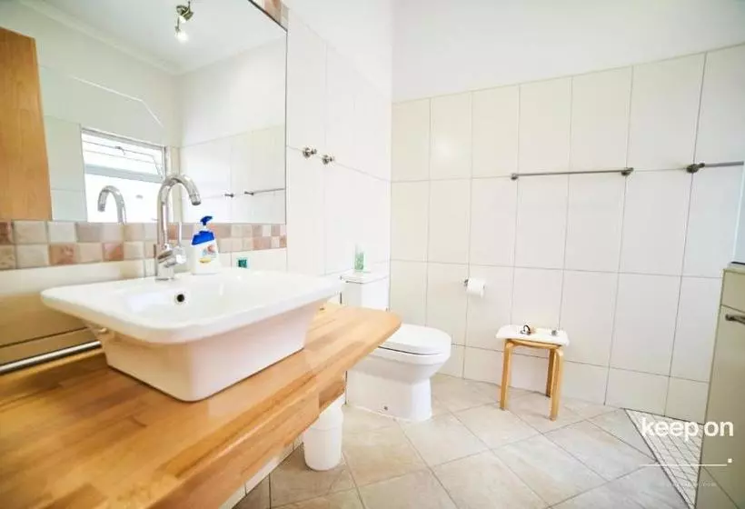 هتل Meikes Guesthouse