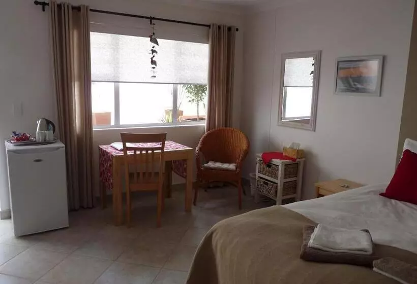 هتل Meikes Guesthouse