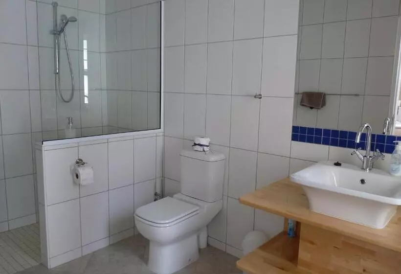 هتل Meikes Guesthouse