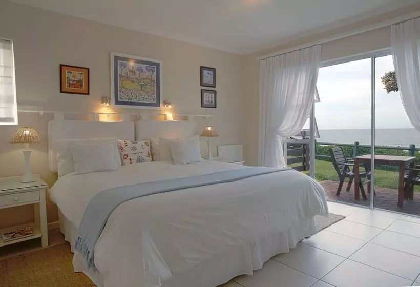 בית מלון כפרי Mes Amis Beach Guest House