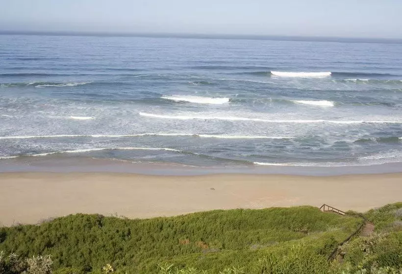 בית מלון כפרי Mes Amis Beach Guest House