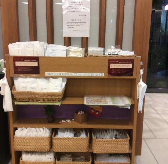 Отель Nishitetsu Inn Kochi Harimayabashi