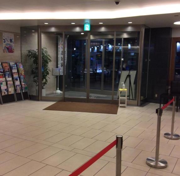 Отель Nishitetsu Inn Kochi Harimayabashi