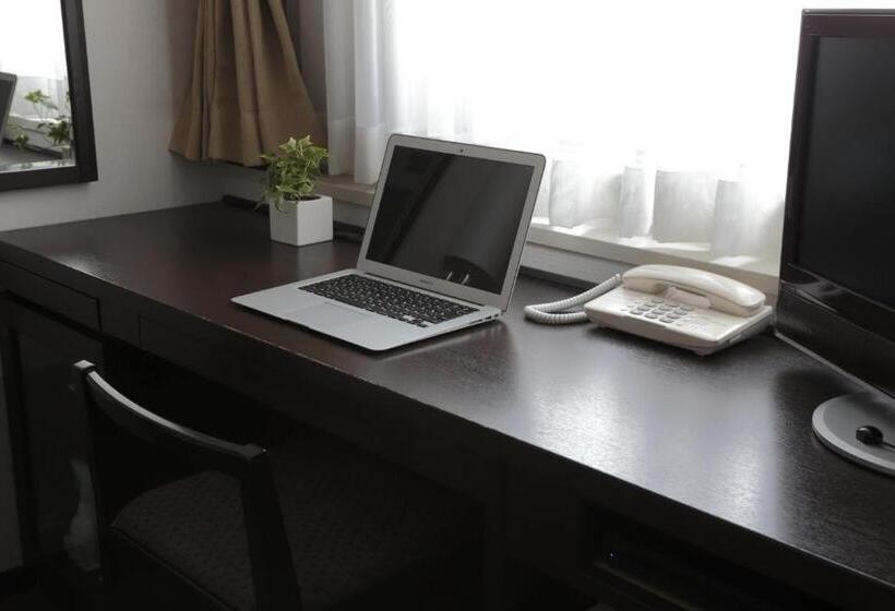 Отель Nishitetsu Inn Kochi Harimayabashi