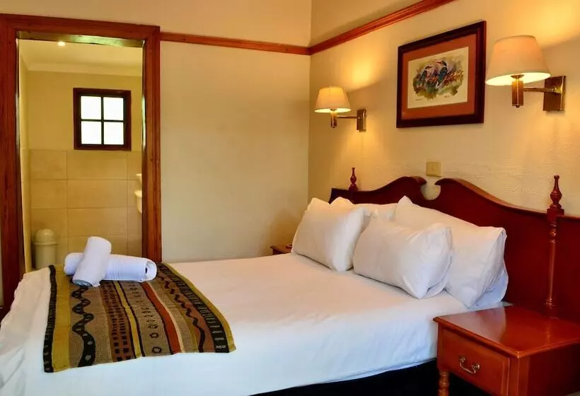 Отель Numbi & Garden Suites