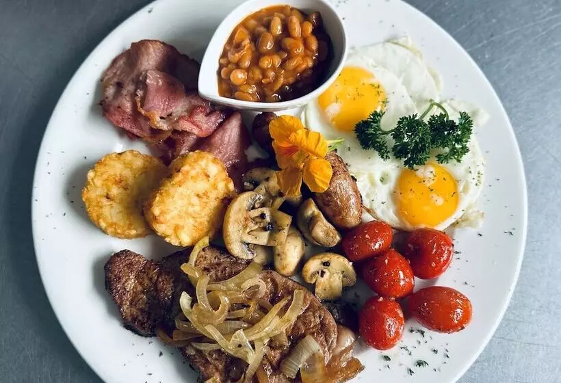 Отель Numbi & Garden Suites