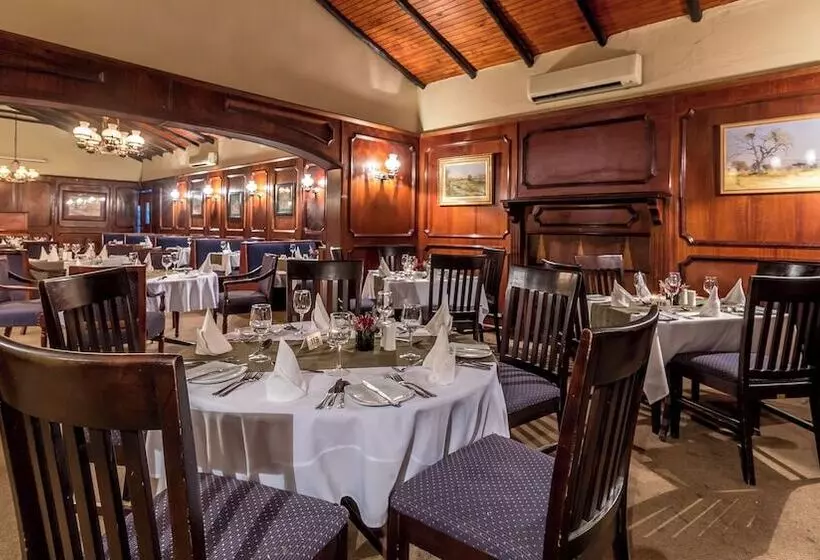 Отель Numbi & Garden Suites