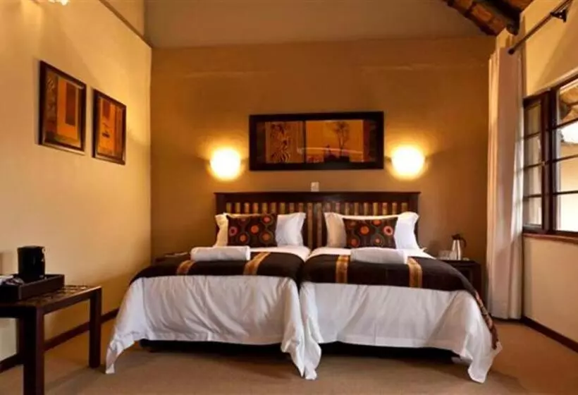 Отель Numbi & Garden Suites