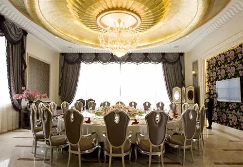 Hotel Treasure Island