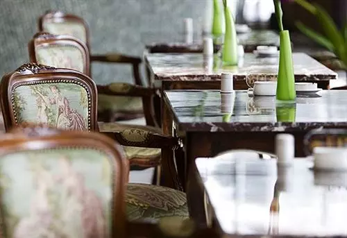 Hotel Treasure Island