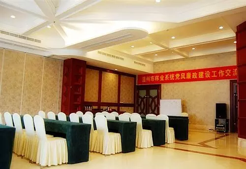 Hotel Treasure Island