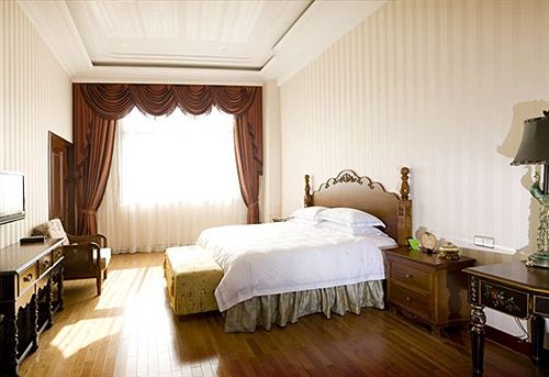 בית מלון כפרי Treasure Island