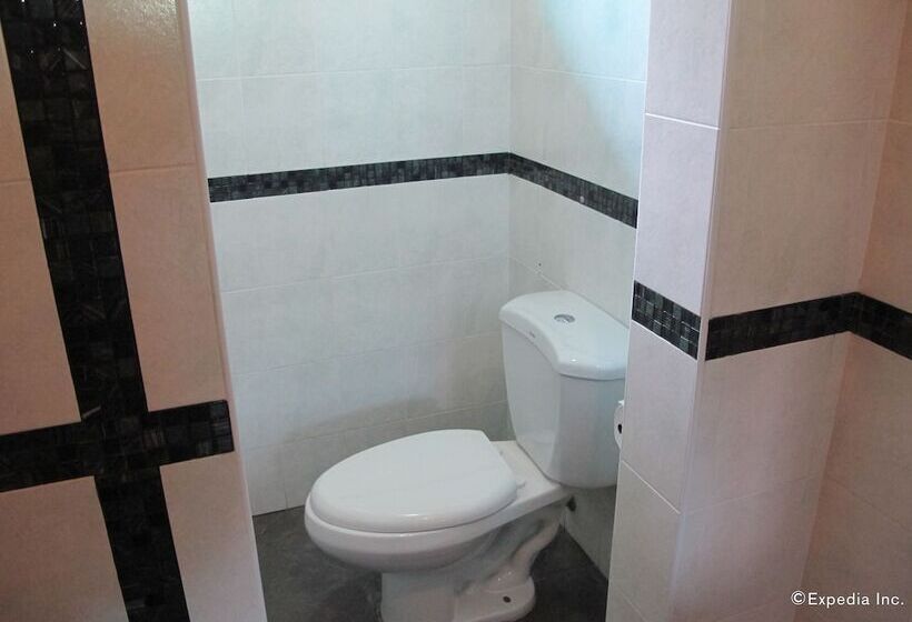 استراحتگاه The Manor At Puerto Galera