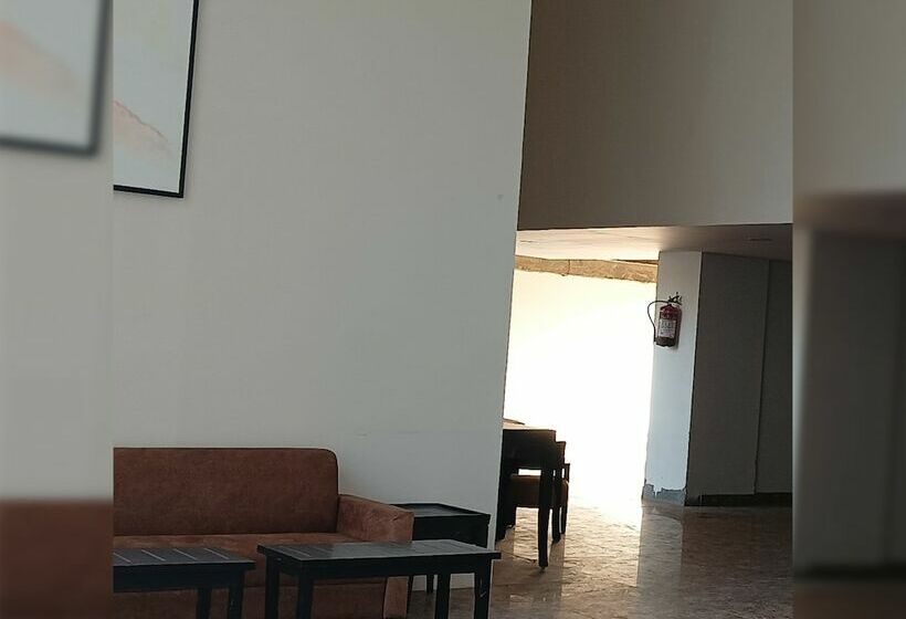 هاستل Abuzz Oxfordcaps Ccc Zirakpur, Chandigarh