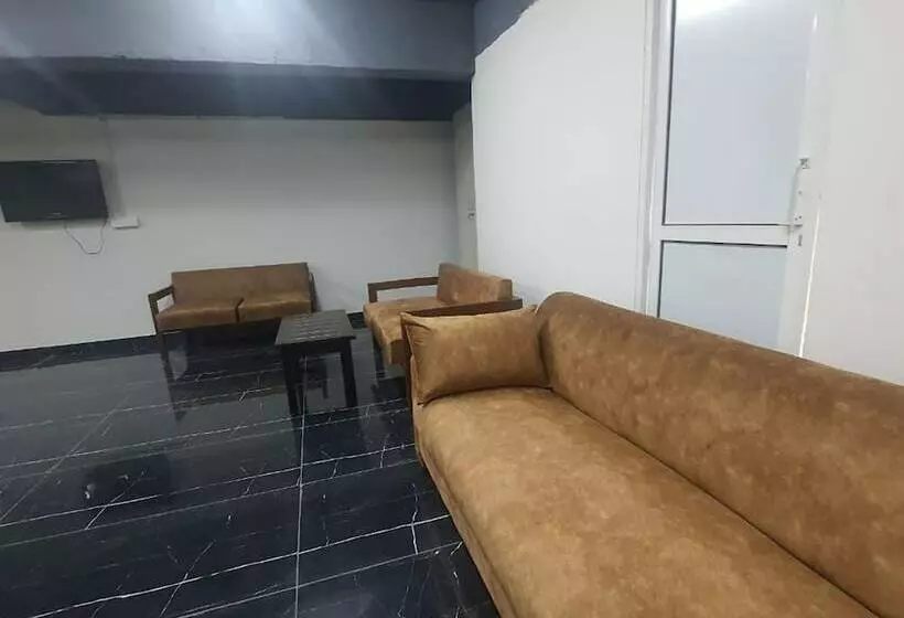 Retkeilymaja Abuzz Oxfordcaps Ccc Zirakpur, Chandigarh