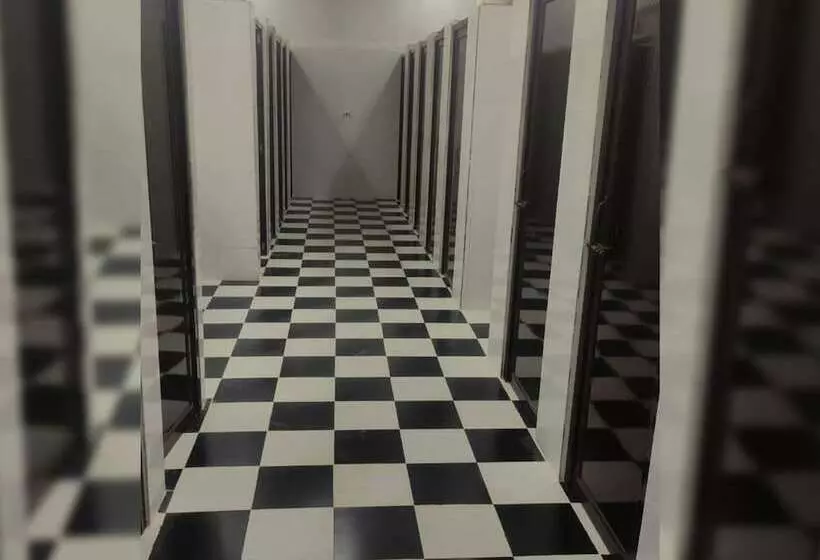 Retkeilymaja Abuzz Oxfordcaps Ccc Zirakpur, Chandigarh