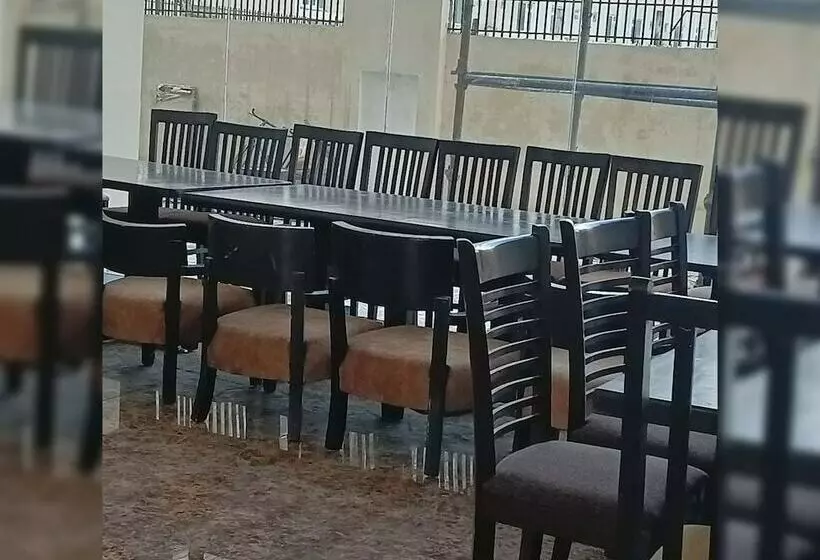 Retkeilymaja Abuzz Oxfordcaps Ccc Zirakpur, Chandigarh