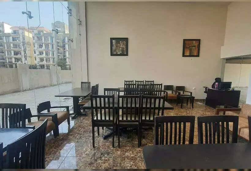 Retkeilymaja Abuzz Oxfordcaps Ccc Zirakpur, Chandigarh