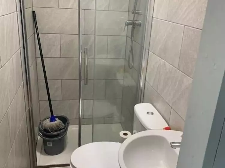 پانسیون Affordable Suites
