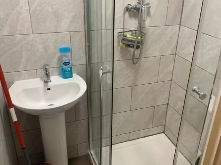 پانسیون Affordable Suites