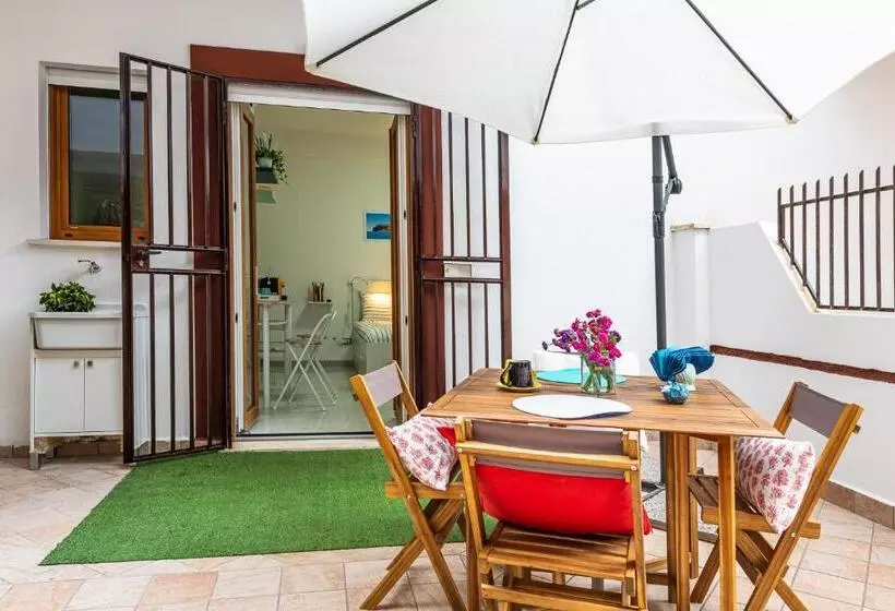 Aamiaismajoitus (B&B) L Approdo Via Ancona