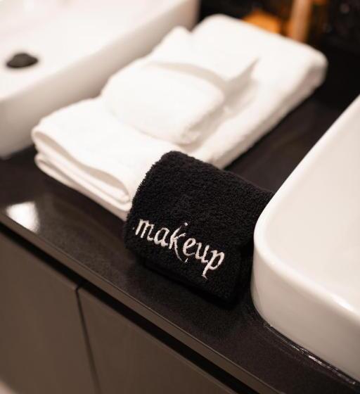 Upscale Rainey St Condo Homes Peloton, Gym, Rooftop Pool, Wifi Included