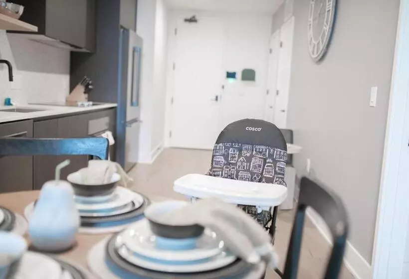 Upscale Rainey St Condo Homes   Peloton, Gym, Rooftop Pool, Wifi Included