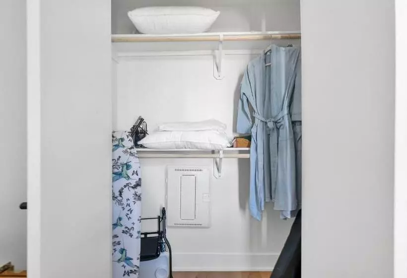 Upscale Rainey St Condo Homes   Peloton, Gym, Rooftop Pool, Wifi Included