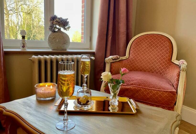 Bed and Breakfast Anelys  Château Du Bocage