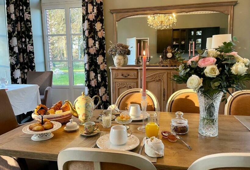 Bed and Breakfast Anelys  Château Du Bocage