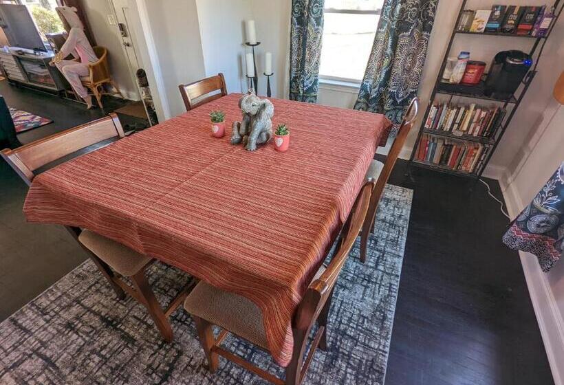 Ekstasis Hostel & Urban Farm