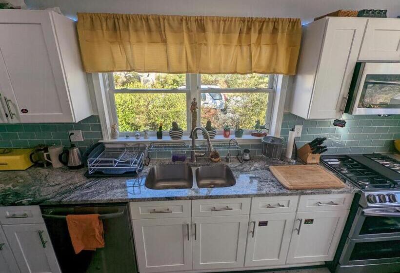 Ekstasis Hostel & Urban Farm