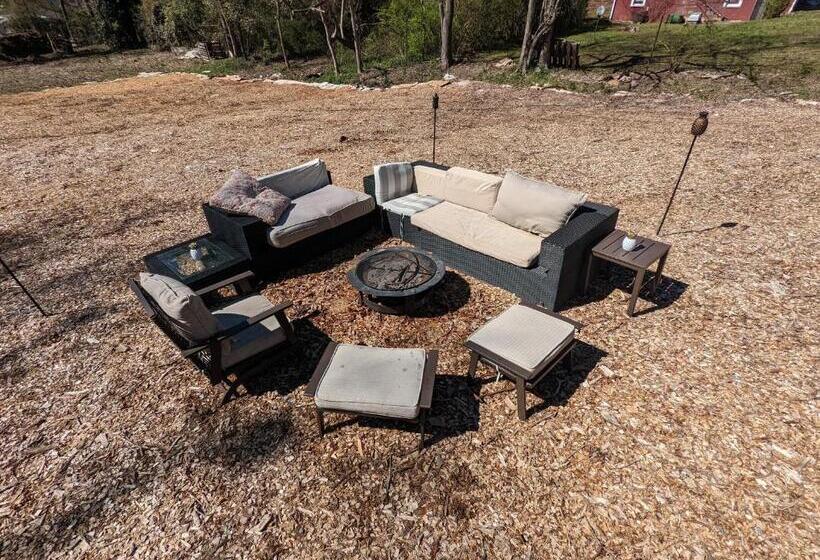 Ekstasis Hostel & Urban Farm