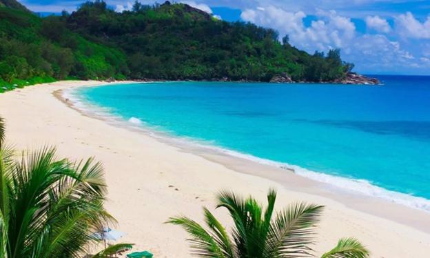 בית מלון כפרי Affordable Luxury Resort Club