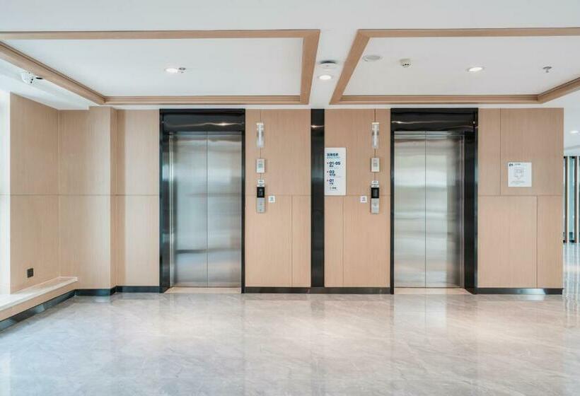 فندق Holiday Inn Express Linzhi Airport, An Ihg