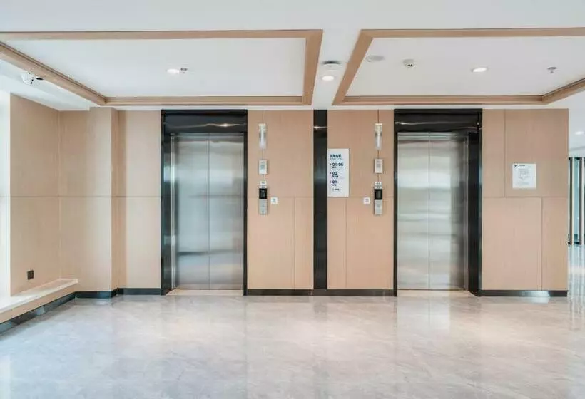 ホテル Holiday Inn Express Linzhi Airport, An Ihg