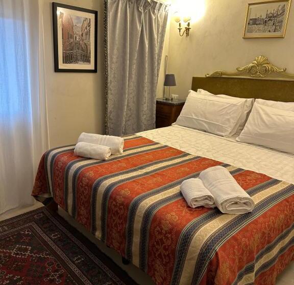 پانسیون Familly Rooms  Cà Del Traghetto