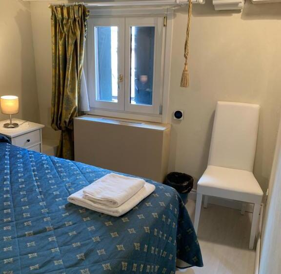 پانسیون Familly Rooms  Cà Del Traghetto