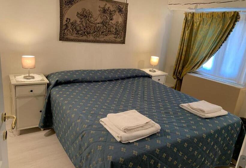 پانسیون Familly Rooms  Cà Del Traghetto