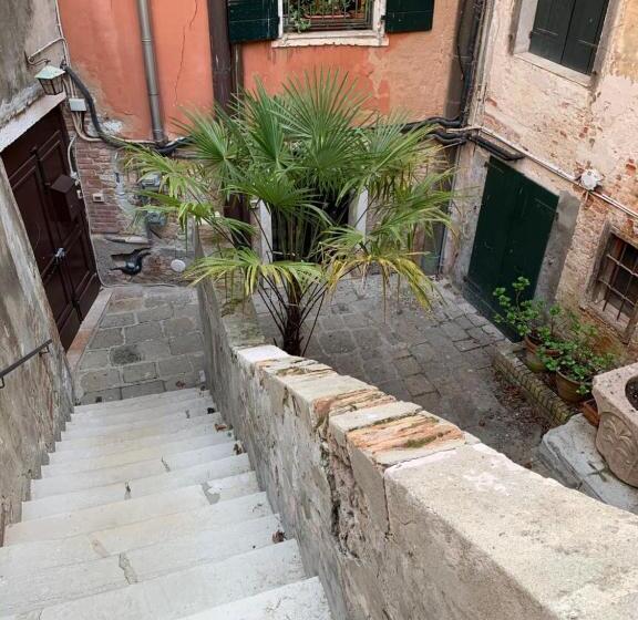 پانسیون Familly Rooms  Cà Del Traghetto