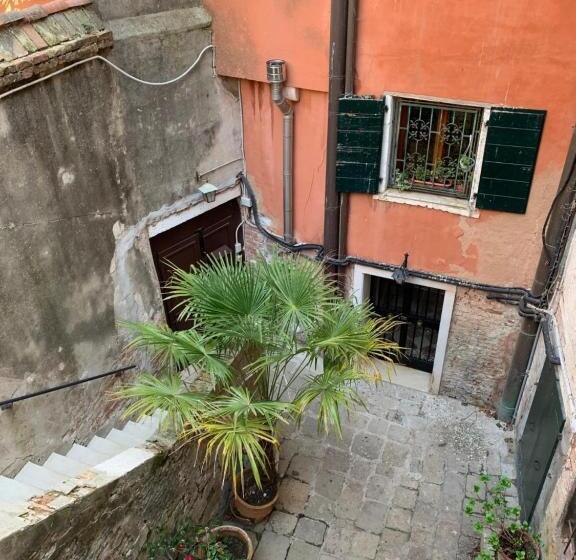 پانسیون Familly Rooms  Cà Del Traghetto