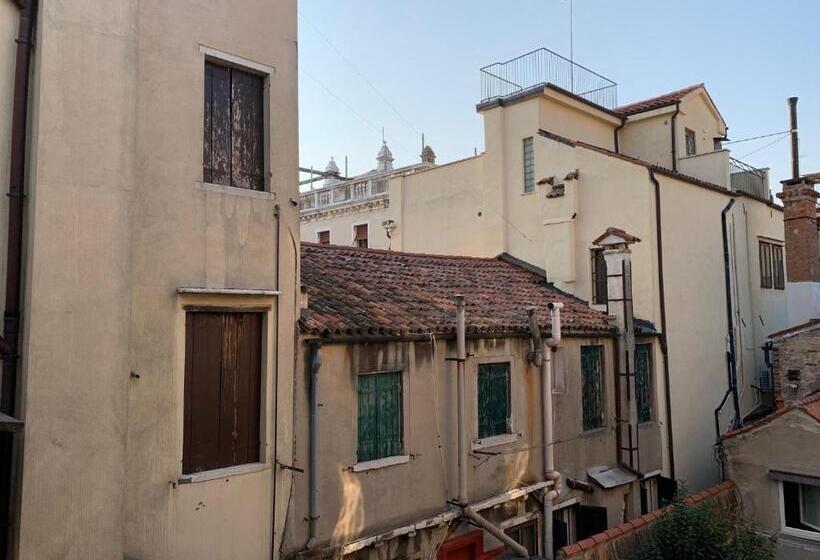 پانسیون Familly Rooms  Cà Del Traghetto