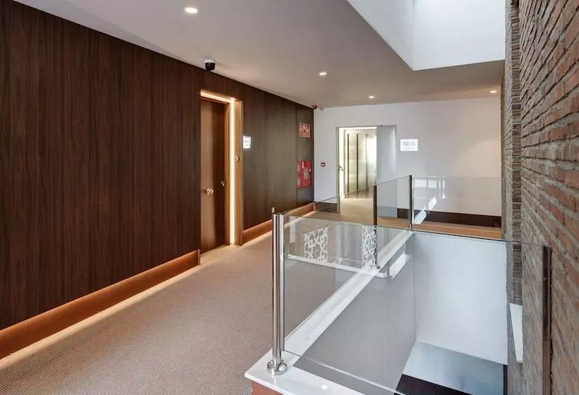 Sercotel Granada Suites