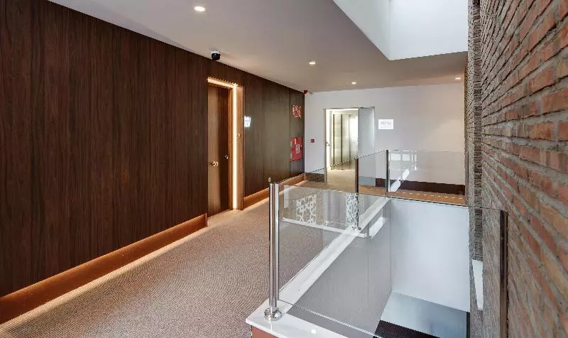 Sercotel Granada Suites